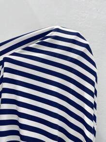 SHEIN Frenchy Camiseta con estampado de rayas de manga murciélago