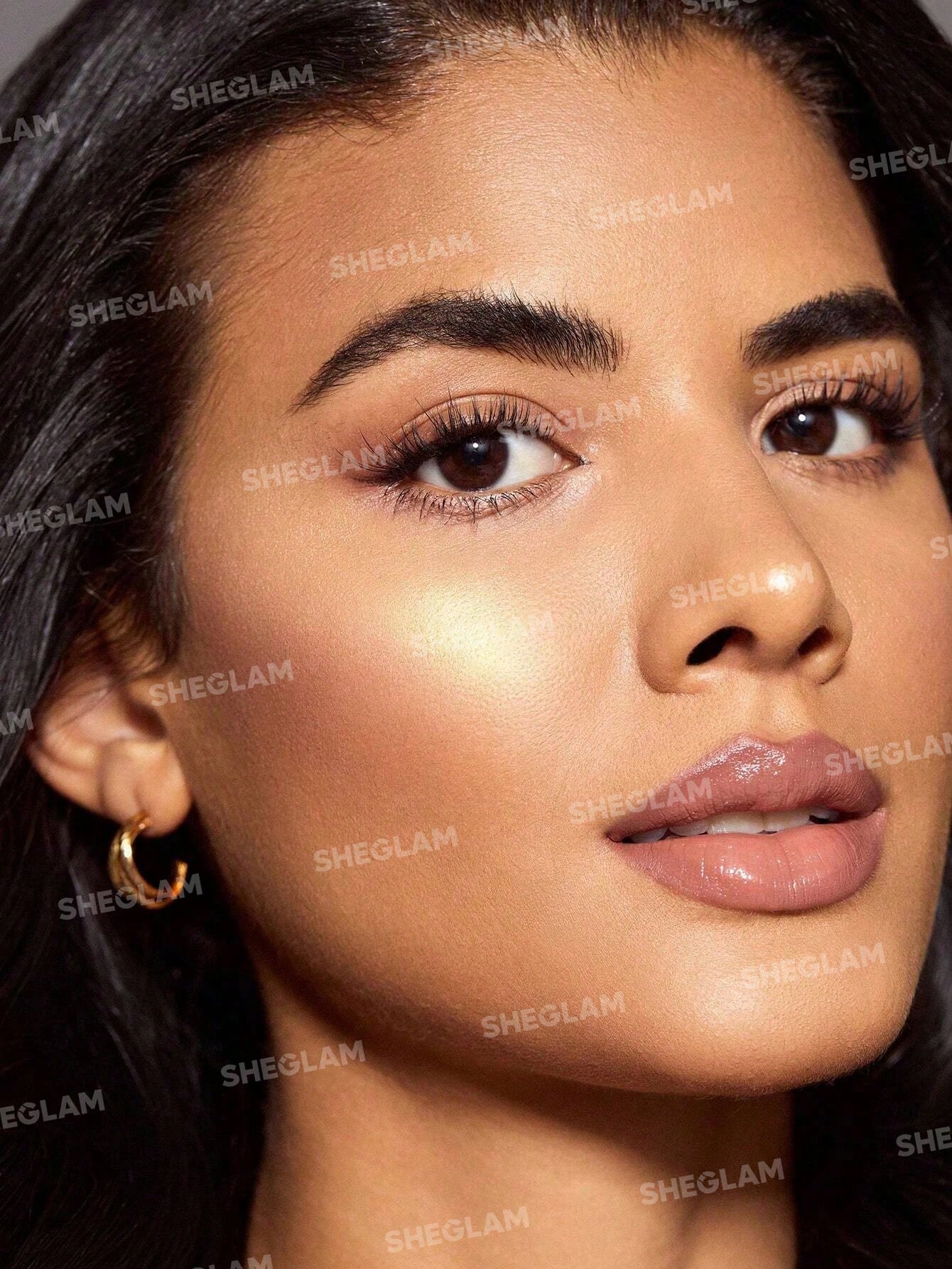 SHEGLAM قلم مكياج Snatch 'N' Glow Stick-Tea Cake C...