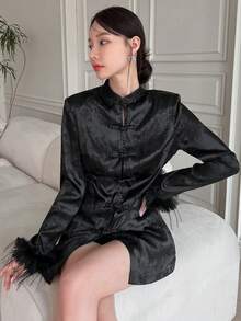 EastFlair 毛茸茸袖口盤口前旗袍領外套 - 黑色 - 查看 4