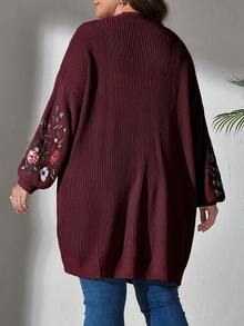SHEIN CURVE+ 大碼花卉刺繡落肩袖開襟開衫 - 酒紅色 - 查看 2