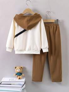 SHEIN 男小童熊貼布連帽衫&拼接側邊接縫長褲&包 - 彩色 - 查看 2