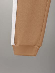 SHEIN Cậu bé Tween Đồ họa Chữ cái Khối màu Áo Hoodie & Quần thể thao - Màu Khaki - Xem 4