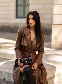 SHEIN X Antonella SHEIN Privé 雙排釦開襟腰帶PU皮革風衣外套 - 咖啡棕 - 查看 2