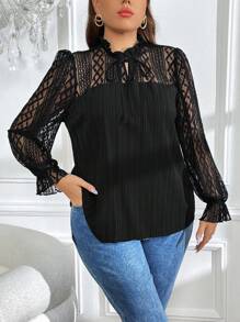 SHEIN Clasi 大碼蕾絲拼接喇叭袖繫帶領襯衫 - 黑色 - 查看 5