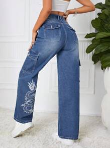 SHEIN ICON Chinese Dragon Graphic Flap Pocket Side Cargo Jeans - Medium Wash - View 2