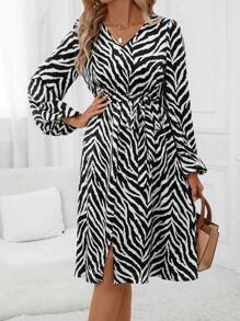 SHEIN Clasi 斑馬紋燈籠袖繫腰帶洋裝 - 黑與白 - 查看 5