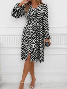 SHEIN Clasi 斑馬紋燈籠袖繫腰帶洋裝 - 黑與白 - 查看 6
