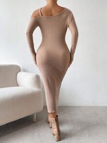SHEIN Privé Vestido ajustado de cuello asimétrico con diseño de cadena con cordón delantero - Caqui - Ver 2