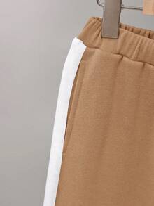 SHEIN Cậu bé Tween Đồ họa Chữ cái Khối màu Áo Hoodie & Quần thể thao - Màu Khaki - Xem 5