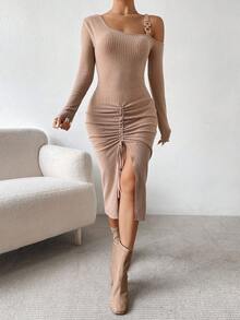 SHEIN Privé Vestido ajustado de cuello asimétrico con diseño de cadena con cordón delantero - Caqui - Ver 3