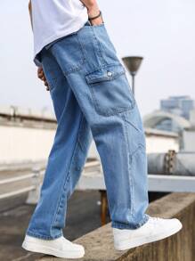 Manfinity Hypemode 男士翻蓋口直腳貨物牛仔褲 - 中等水洗藍 - 查看 2