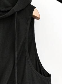 SHEIN LUNE 大碼腰部抽繩翻蓋細節連帽夾克背心 - 黑色 - 查看 4