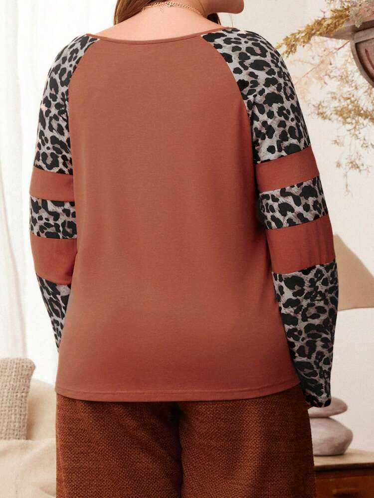 プラス ヒョウ柄 & 文字グラフィック ラグランスリーブ Tシャツ