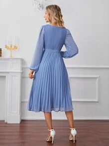 SHEIN Frenchy 交疊領燈籠袖百褶下擺繫腰帶洋裝 - 藍色 - 查看 2