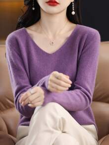 100%美麗諾羊毛女款V領毛衣，套頭式即時穿著，休閒長袖無縫針織毛衣