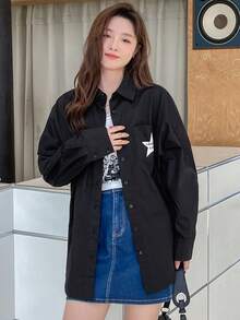 DAZY Ngôi sao Và Đồ họa Chữ cái Thả vai Áo sơ mi Oversized - màu đen - Xem 8