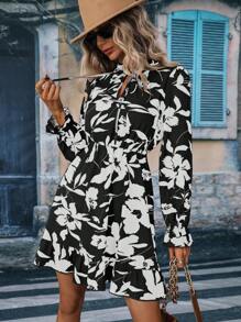 SHEIN Clasi 波西米亞揉皺 荷葉邊 前綁帶蝴蝶結花卉印花 全身印花女士連衣裙 - 黑色 - 查看 6