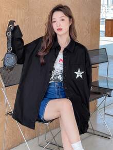 DAZY Ngôi sao Và Đồ họa Chữ cái Thả vai Áo sơ mi Oversized - màu đen - Xem 3