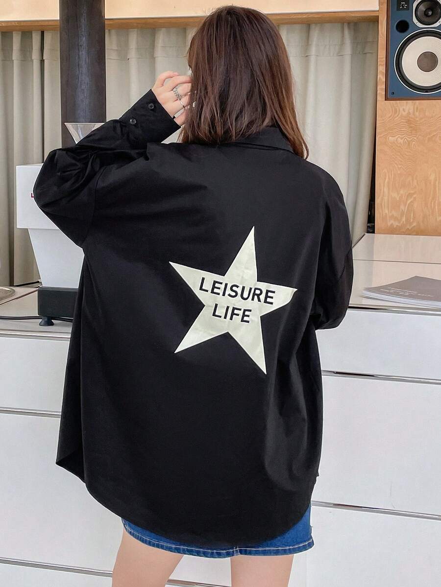 DAZY Ngôi sao Và Đồ họa Chữ cái Thả vai Áo sơ mi Oversized - màu đen - Xem 1