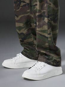 Manfinity Roughcore Men Plus Camo Print Straight Leg Jeans