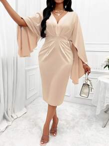 VaVaBold 斗篷袖後背開衩緞面洋裝 - 香檳色 - 查看 3