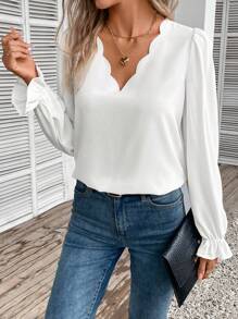 SHEIN Frenchy 蕾絲拼接後鏤空貝殼邊喇叭袖襯衫