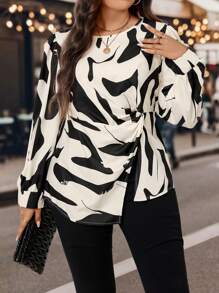 Calvaya Plus Graphic Print Twist Front Asymmetrical Hem Blouse