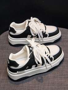 女性厚底白色運動鞋,學生休閒運動鞋,百搭風格 - 黑與白 - 查看 5