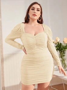 SHEIN Belle 大碼雞心領口褶邊網紗緊身洋裝 - 米色 - 查看 4