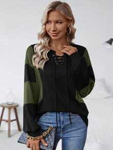 SHEIN LUNE 休閒繫帶 金屬氣眼撞色女士T恤 - 彩色 - 查看 4