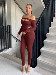 SHEIN SXY 一字肩前鏤空不對稱下擺T恤和緊身褲 - 酒紅色 - 查看 6