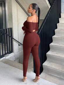 SHEIN SXY 一字肩前鏤空不對稱下擺T恤和緊身褲 - 酒紅色 - 查看 2