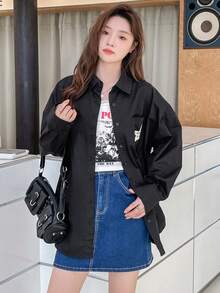 DAZY Ngôi sao Và Đồ họa Chữ cái Thả vai Áo sơ mi Oversized - màu đen - Xem 4