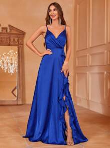 Robe demoiselle d'honneur en satin unicolore élégante avec fente latérale et ourlet volvanté | Look de soirée de luxe pour mariages, fêtes ou événements officiels