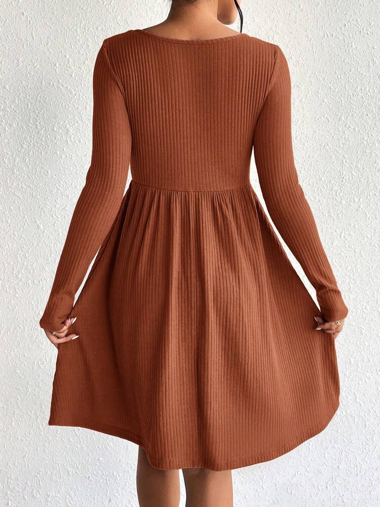 SHEIN Maternidad Vestido tejido de canalé con diseño de botón - Óxido marrón - Añade 2