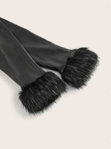 SHEIN ICON 大碼毛絨袖扣正面 PU 皮革短款上衣 - 黑色 - 查看 3