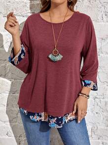 EMERY ROSE Áo thun họa tiết hoa viền bất đối xứng - Màu Đỏ Sâu - Xem 1