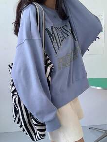 DAZY Đồ họa Chữ cái Thả vai Áo chui đầu Oversized - Màu tím - Xem 5