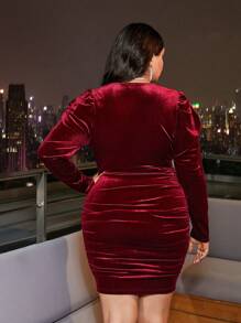SHEIN Frenchy Plus Surplice Neck Ruched Side Velvet Bodycon Dress Concert Outfits, For Thanksgiving - Burgundy - View 2