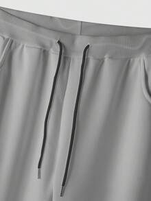 Manfinity Homme 男士字母圖案抽繩連帽衫和運動褲 - 淺灰色 - 查看 3