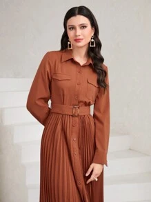 Modelyn 翻蓋細節百褶下擺腰帶襯衫洋裝 - 棕色 - 查看 4