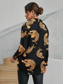 SHEIN Clasi Camisa con estampado de leopardo con botón delantero - Negro - Ver 2