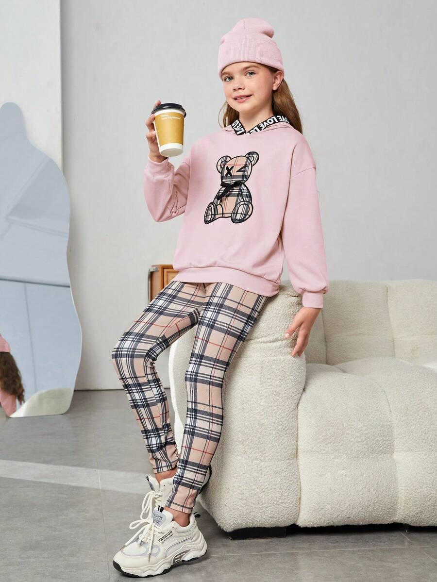 SHEIN Cô gái Tween Gấu Thêu Thả vai Hoodie & Kẻ sọc Xà cạp - Màu Hồng baby - Xem 1