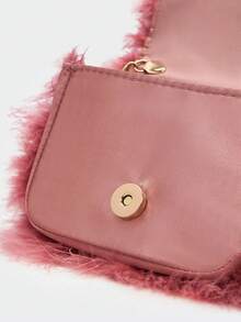 MOTF PREMIUM FEATHER CHAIN STRAP BAG - Baby Pink - View 4