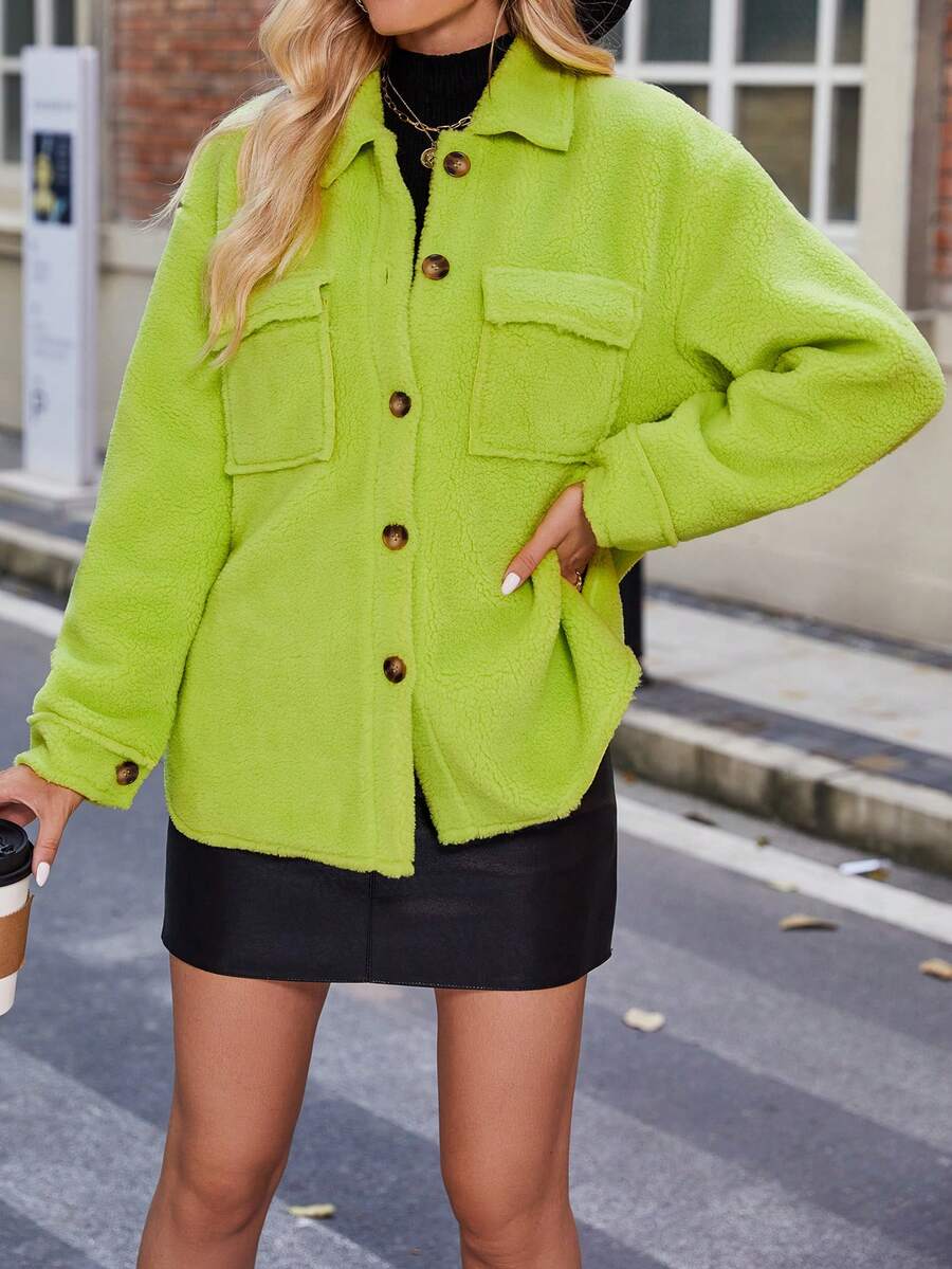 Chiquease 翻蓋口袋前紐扣落肩袖絨毛外套 - 綠色 - 查看 1