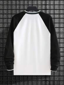 Manfinity Hypemode Men Letter Graphic Raglan Sleeve Sweatshirt - Black and White - View 2