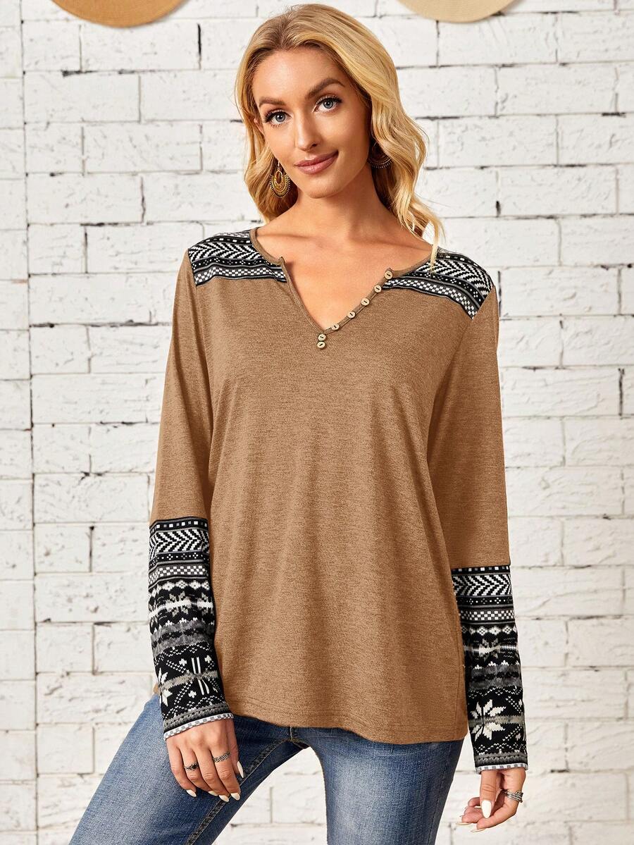 EMERY ROSE 幾何印花缺口領T恤 - 卡其色 - 查看 1