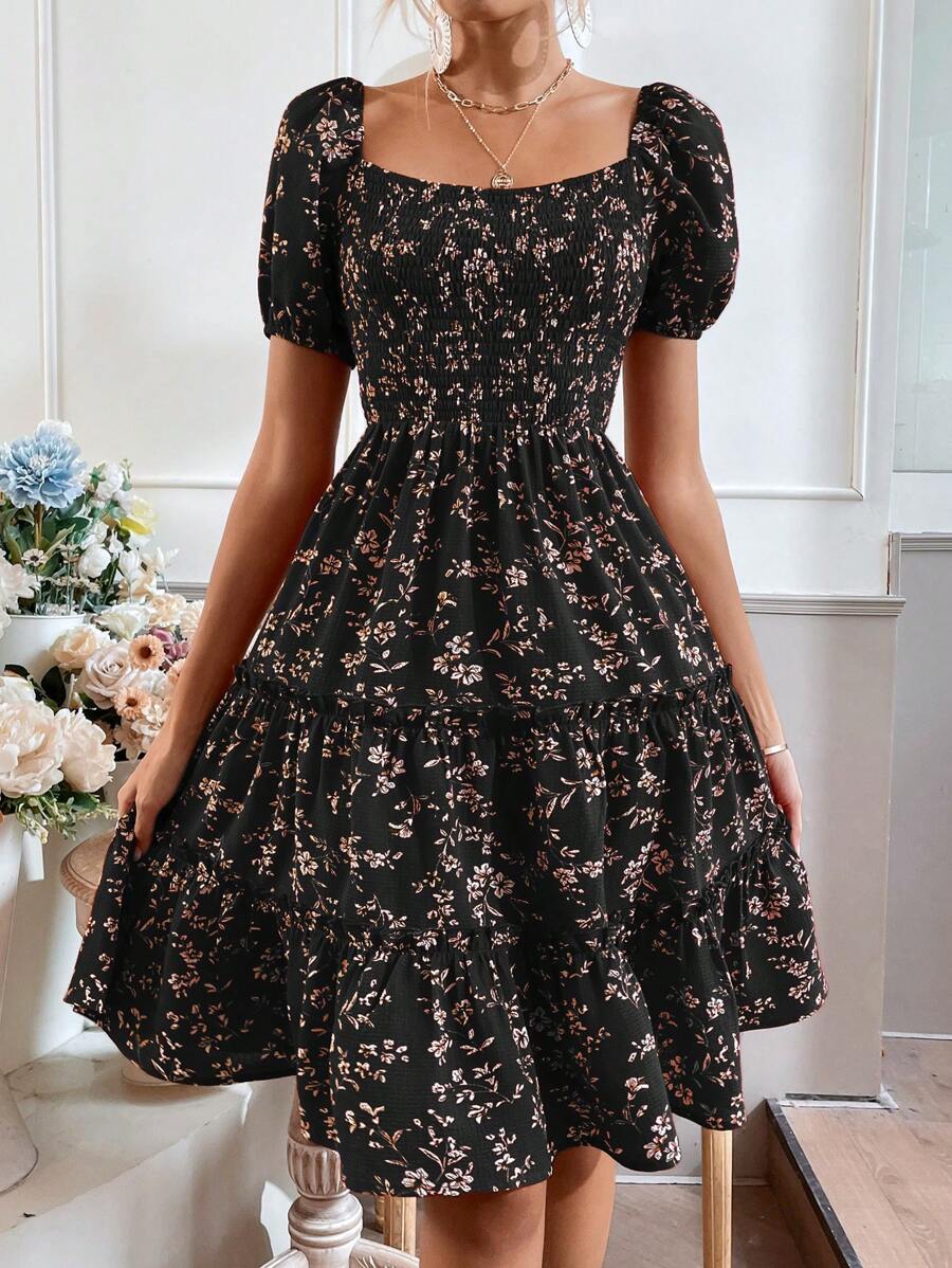 Chiquease 碎花泡泡袖荷葉邊洋裝 - 黑色 - 查看 1