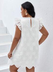 SHEIN VCAY 大碼花卉刺繡貝殼邊蝴蝶袖洋裝 - 白色 - 查看 2