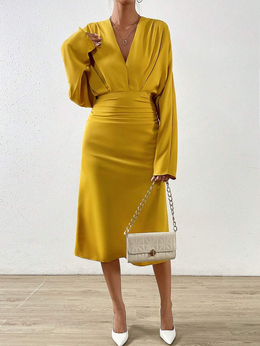 SHEIN Privé Vestido unicolor fruncido delantero de manga murciélago - Amarillo - Ver 1
